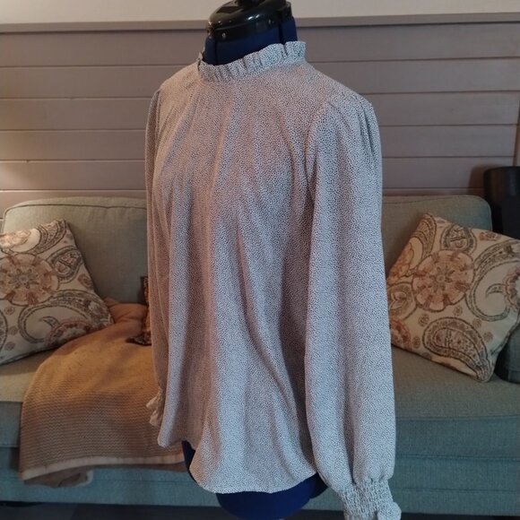 Women's l/s blouse, size medium - Picture 3 of 4